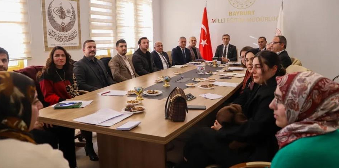 Bayburt’ta sınıf öğretmenleriyle değerlendirme toplantısı yapıldı