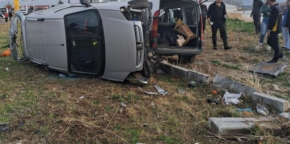 Amasya’da kamyonetler çarpıştı: 4 yaralı