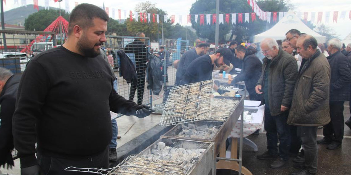  Binlerce vatandaş hamsi festivalinde buluştu