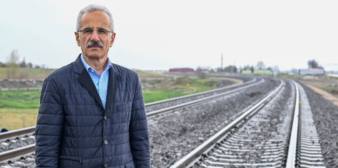 Abdulkadir Uraloğlu: Suriye sınırındaki demir yolu hattını ayağa kaldırıyoruz