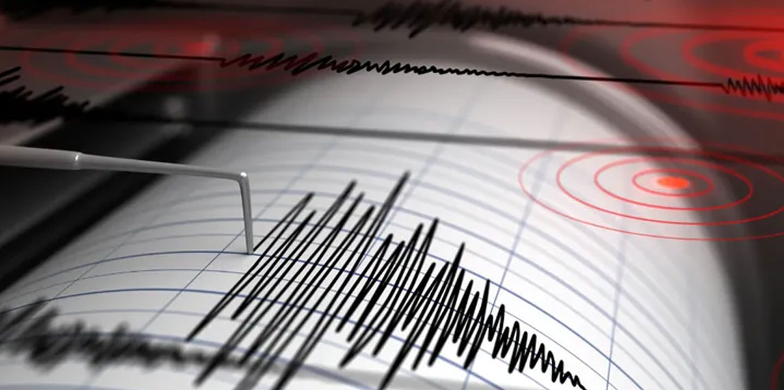 Antalya'da 4.9 büyüklüğünde deprem!