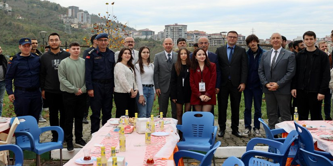 Giresun Üniversitesi’nde Geleneksel Hamsi Şenliği!