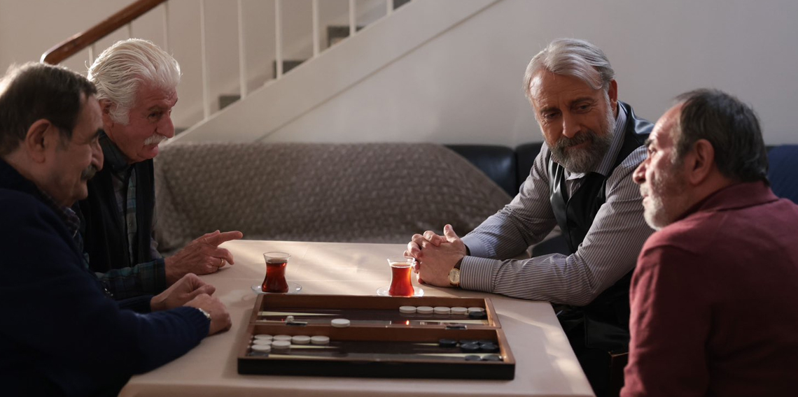 Kral Kaybederse 29. Bölüm: Kenan’ın Hayata Tutunma Hikâyesi İzleyiciyi Ekrana Kilitledi