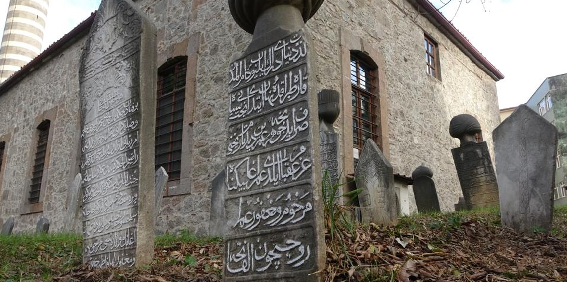 Trabzon'da tarihî mezar yeniden ele alınıyor