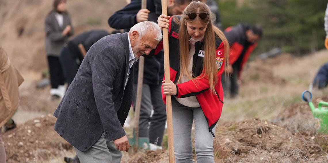 TUSAŞ şehitleri anısına binlerce fidan toprakla buluştu