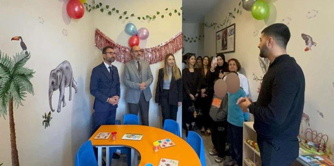 Burhaniye Uygulamalı Bilimler Fakültesi'nden özel çocuklara oyun alanı desteği