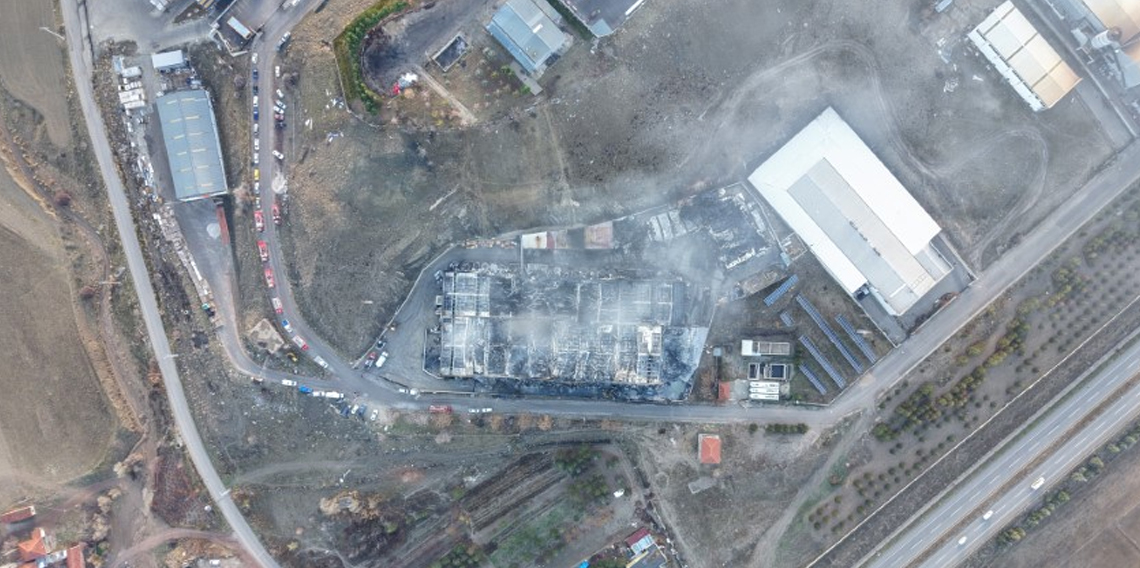 Alev alev yanan kimya fabrikasının son hali böyle görüntülendi