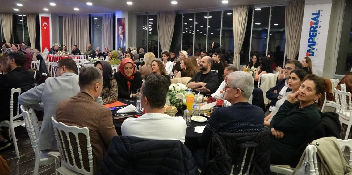 İmperial ailesi geleneksel yıl sonu yemeğinde buluştu