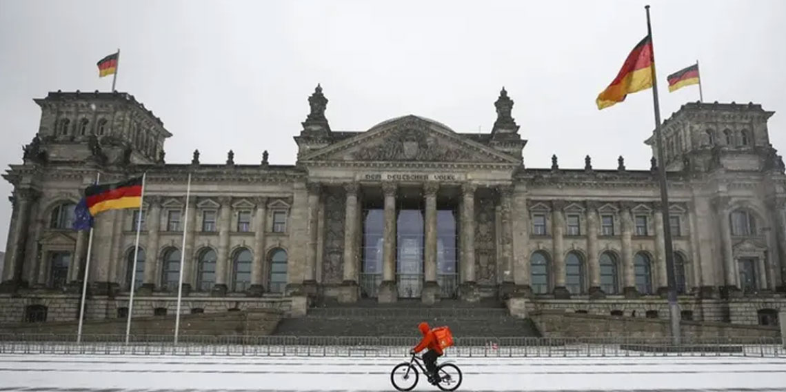 Almanya'da emeklilik sistemi alarm veriyor!