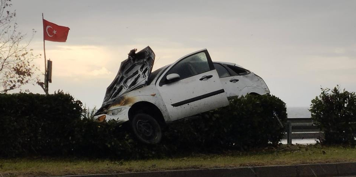 Görele’de trafik kazası: Otomobil alev aldı