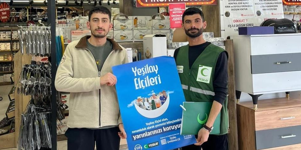 Bayburt'ta Yeşilay gönüllülerinden bağımlılıkla mücadele çalışması