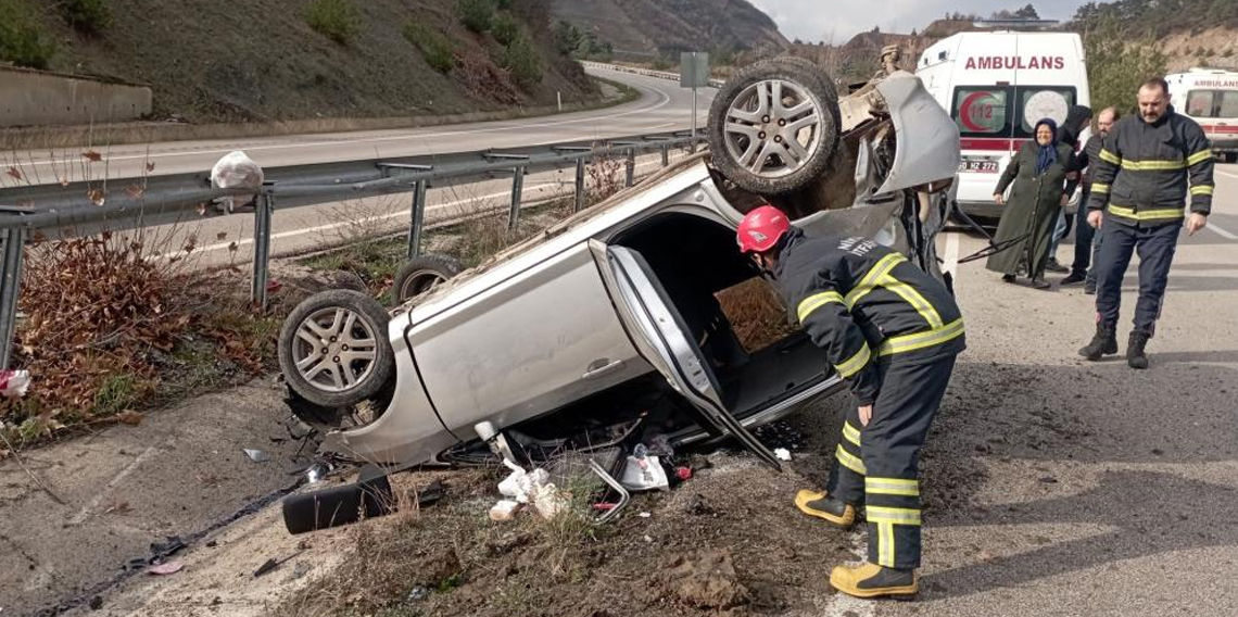 Tokat’ta kontrolden çıkan otomobil ters döndü: 5 yaralı