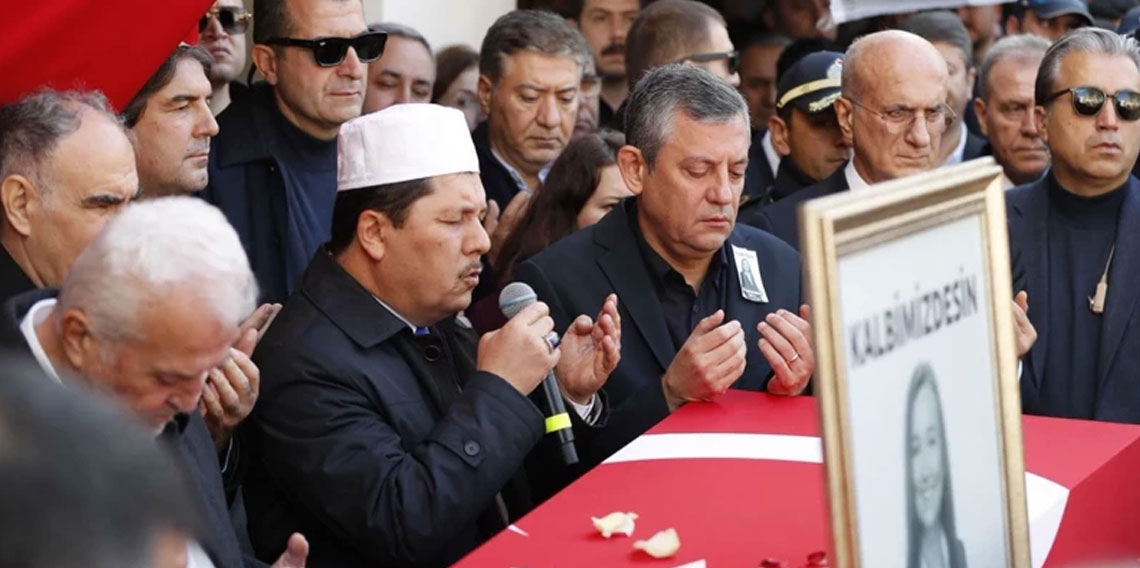 Şehzadeler Belediye Başkanı Gülşah Durbay'a veda