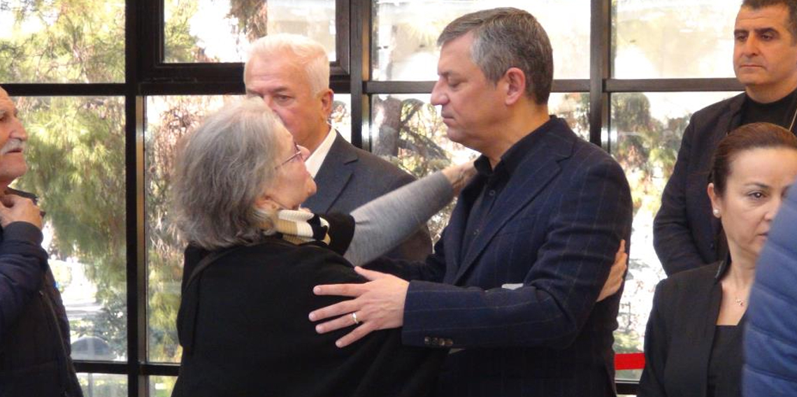 Özgür Özel, Gülşah Durbay'ın 3. gün taziyesine katıldı