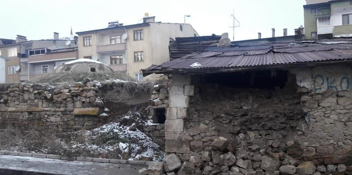 Galer Hamamı yıkılıyor