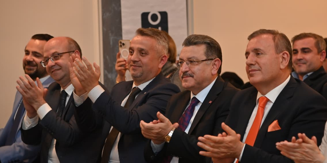 Ahmet Metin Genç; Geleceği İnşa Etmek Zorundayız