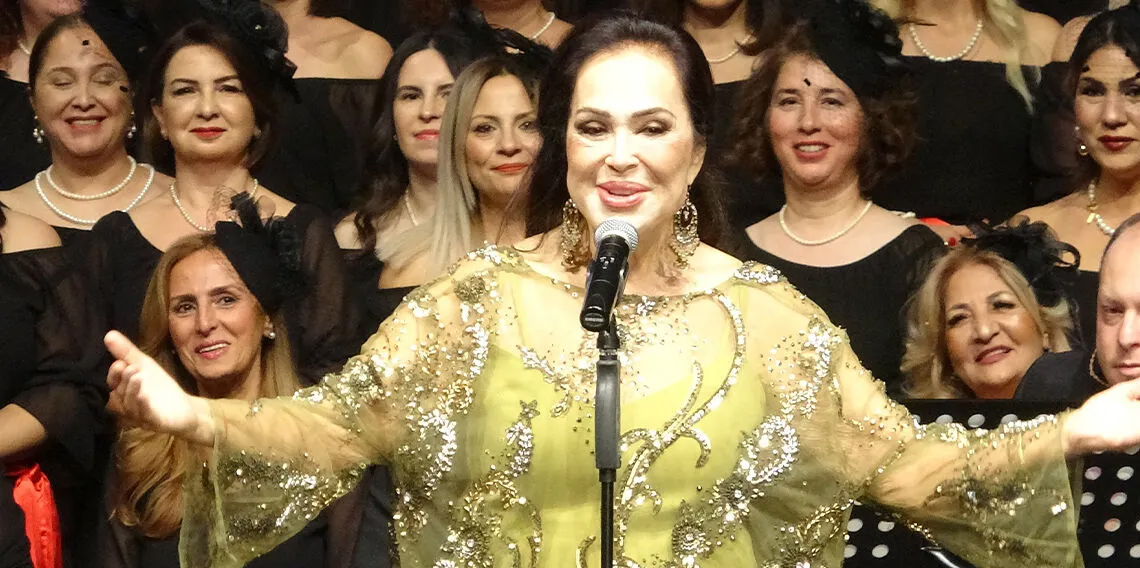 Türkan Şoray, ‘İyilik Korosu’ ile Mersin’de sanatseverlerle buluştu