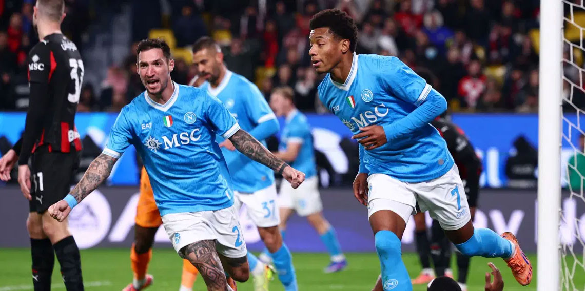 Milan'ı deviren Napoli İtalya Süper Kupa'da finalde!