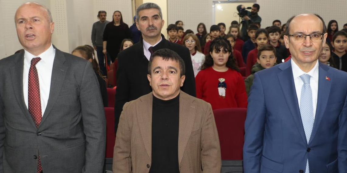 Eski milli halterci Halil Mutlu, ilkokul öğrencileriyle buluştu