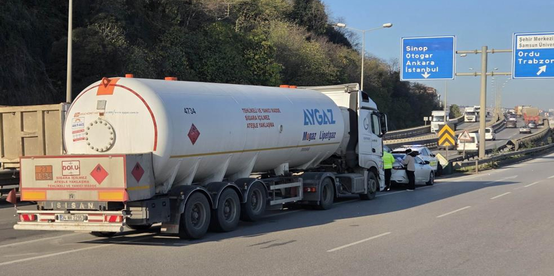 LPG yüklü tanker otomobile çarptı, facianın eşiğinden dönüldü