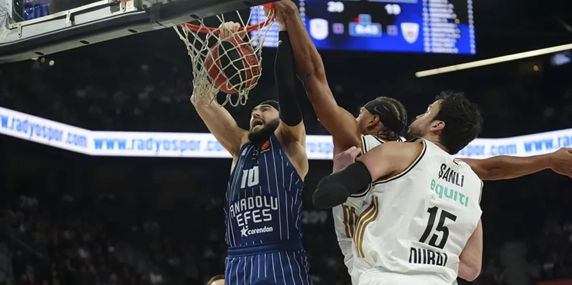 Anadolu Efes evinde Dubai'ye kaybetti