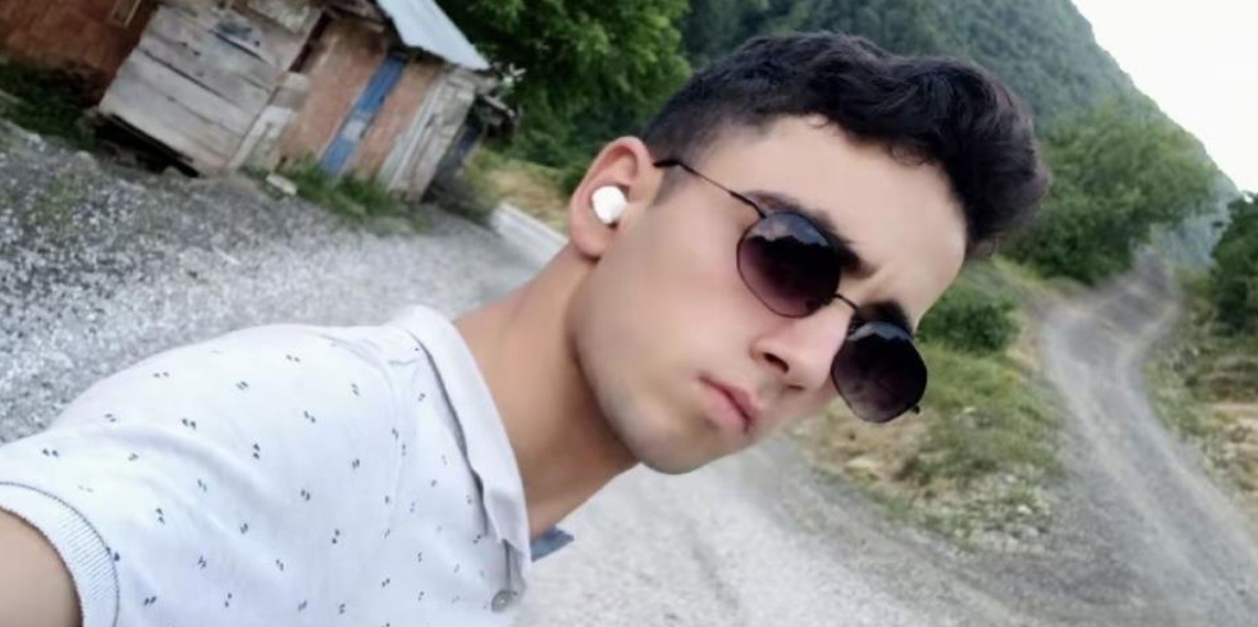 Kestiği ağacın altında kalan 19 yaşındaki genç hayatını kaybetti