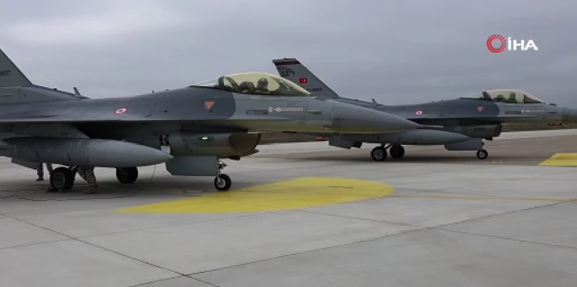 Karadeniz semalarında Türk Hava Kuvvetlerinden eğitim uçuşu