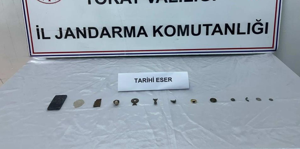 Tokat'ta bir evde 13 parça tarihi eser ele geçirildi