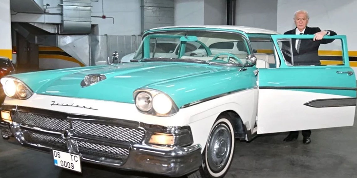 Devlet Bahçeli'den klasik otomobil hediyesi