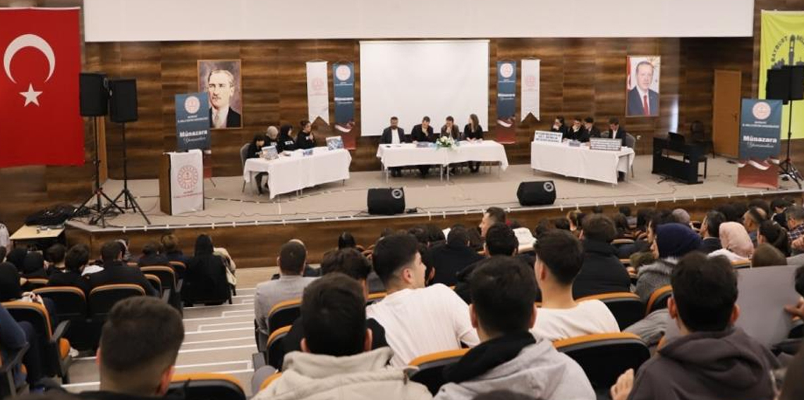 Bayburt’ta 'Liseler Arası Münazara Yarışması' devam ediyor