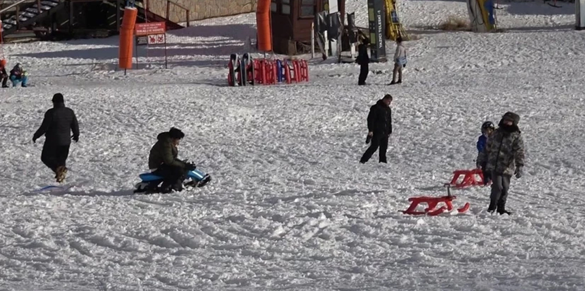 Uludağ'da yeni yıl öncesi hazırlıklar sürüyor