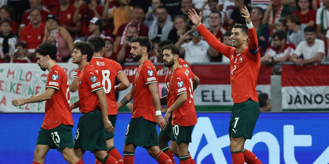 Onun adı: Ronaldo! Atmaya devam ediyor! 1000'e 44 kaldı!