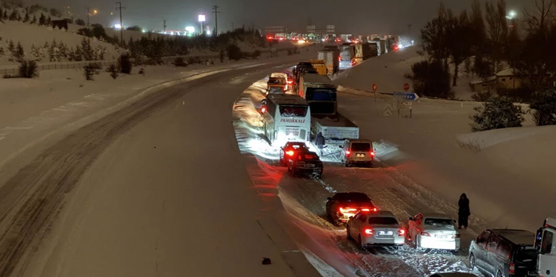 Bolu-Gerede D-100 kara yolu trafiğe kapandı