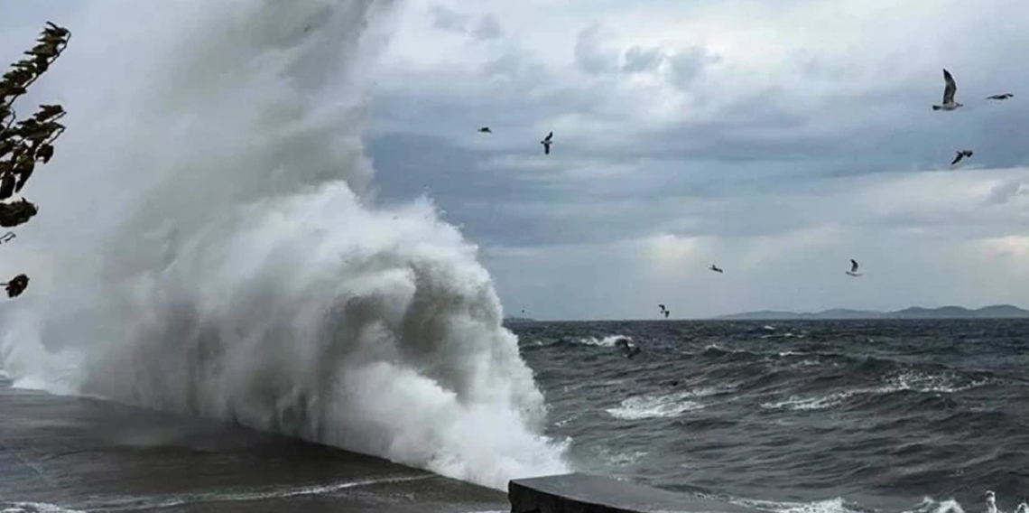 Denizlerde şiddetli fırtına alarmı!
