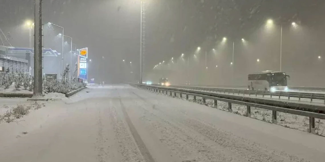 İstanbul yeni yılı beyaz örtüyle karşıladı