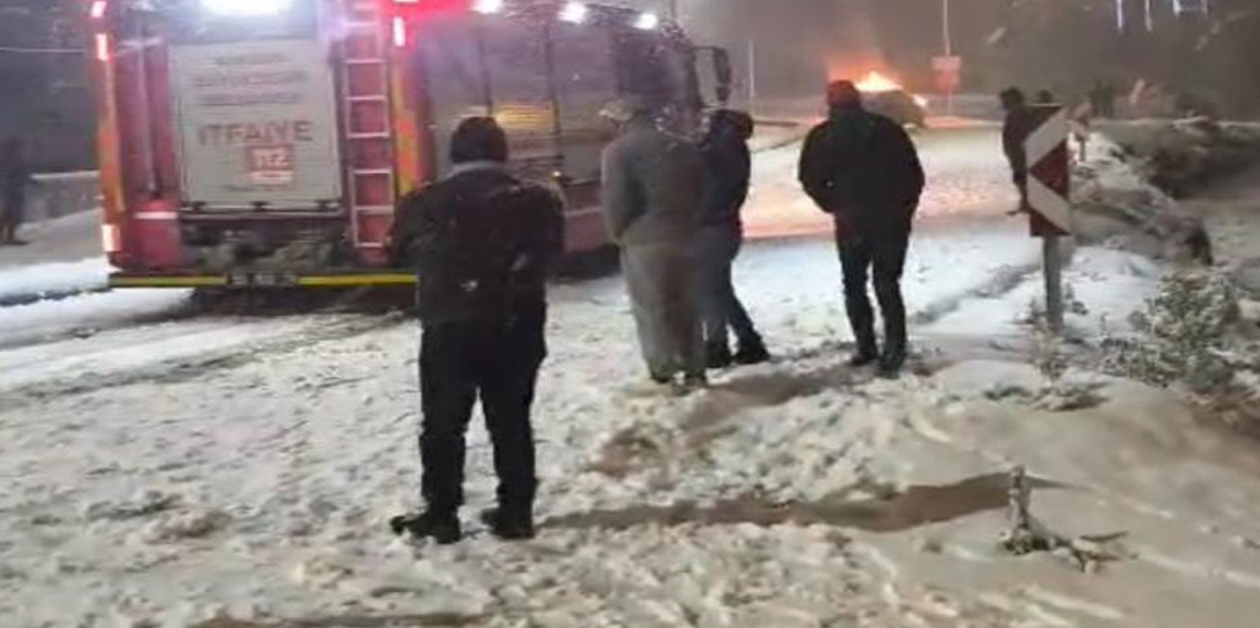 Samsun'da karlı yokuşta cip alev aldı