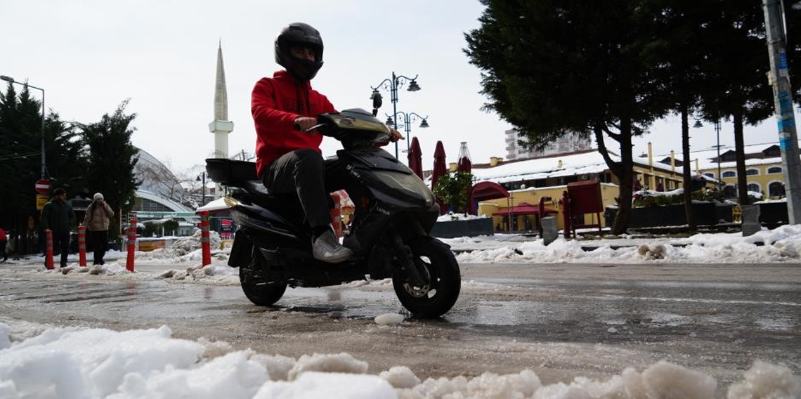 Samsun’da motosiklet ve kuryelerin trafiğe çıkışı kısıtlandı