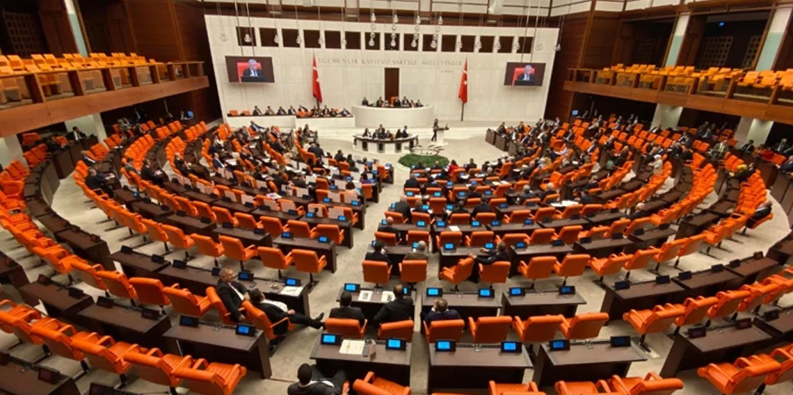CHP'den istifa eden milletvekili AK Parti'ye geçiyor!