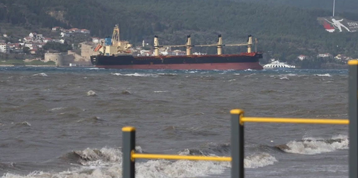 Çanakkale Boğazı transit gemi geçişlerine kapatıldı