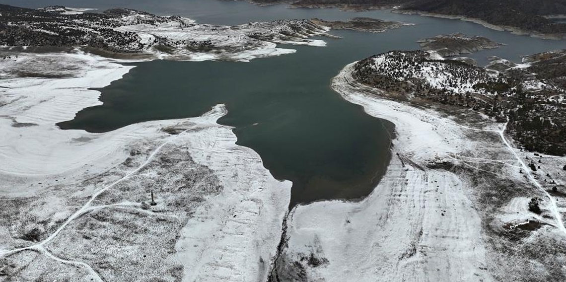 Porsuk Barajı'nda geriye çekilen su tedirgin etti