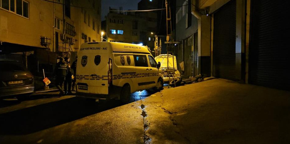 Isınmak için arabaya girdi araç yanınca feci şekilde can verdi