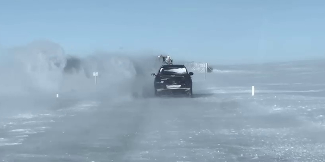 Karayazı’da kurdo fırtınası etkili oldu