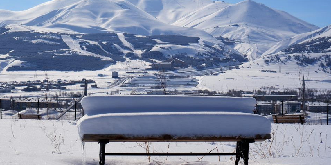 Palandöken'da kar kalınlığı 2 metreyi aştı