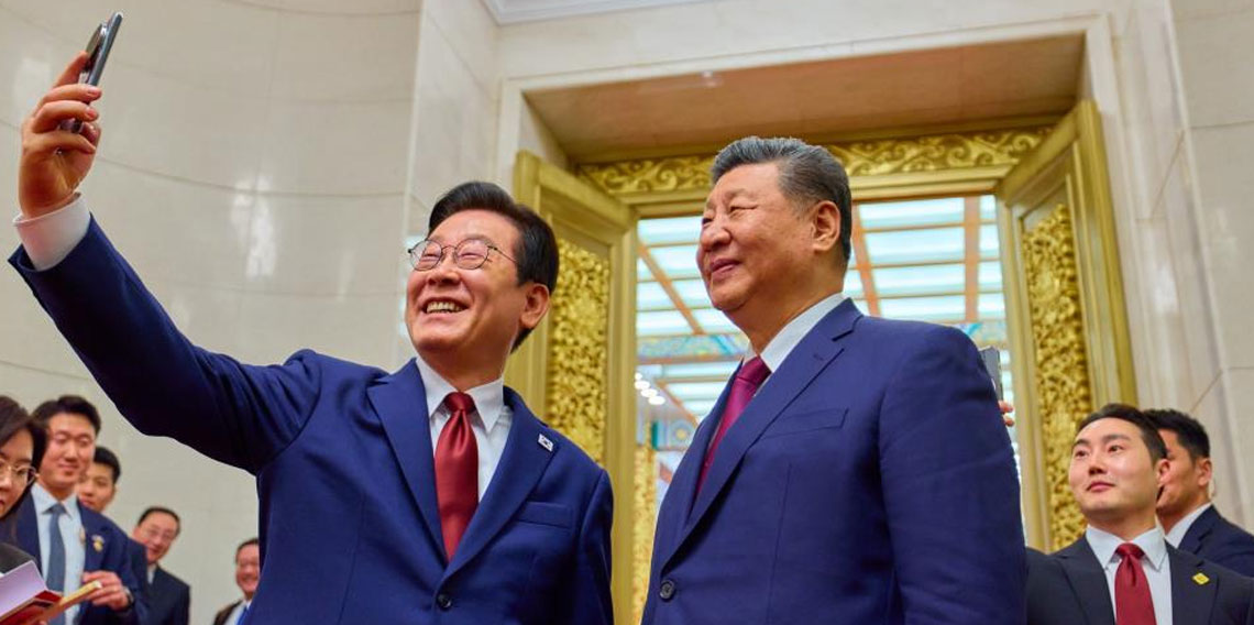 Güney Kore Devlet Başkanı Lee, Çinli mevkidaşı Xi ile selfie çekti