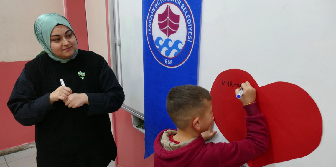 Trabzon Büyükşehir'den akran zorbalığı eğitimi