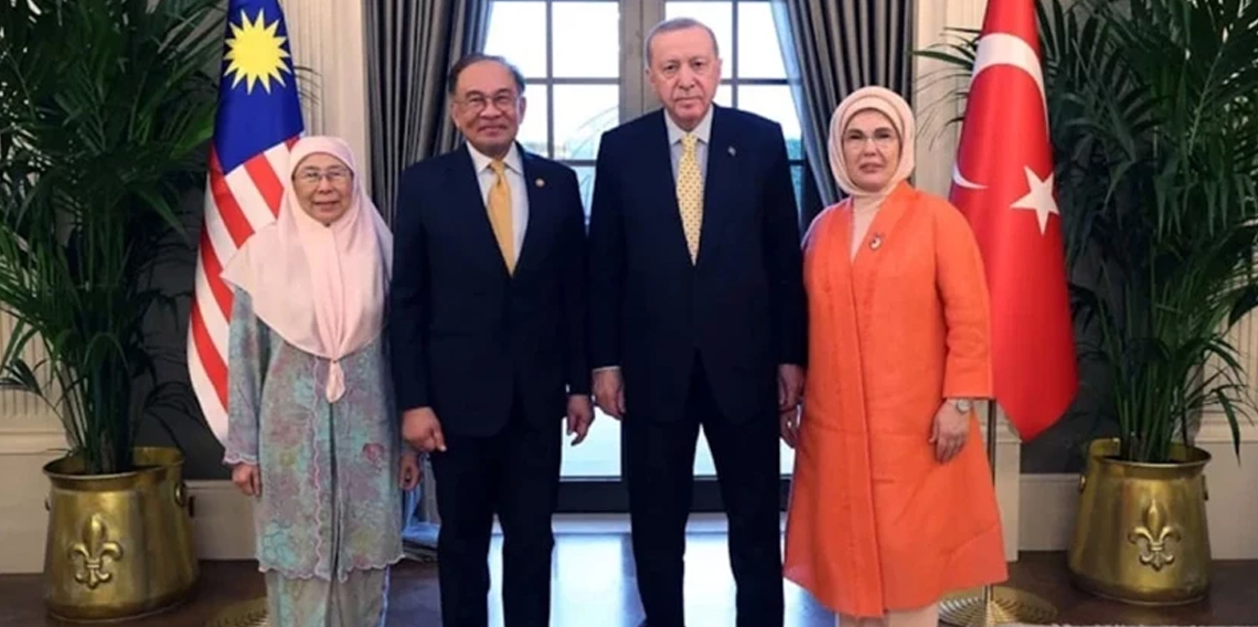 Erdoğan, Malezya Başbakanı Enver'i kabul etti