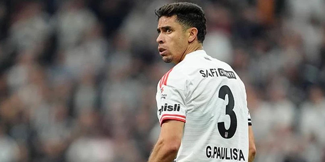 Beşiktaş'ta yıldız futbolcu kamptan ayrıldı