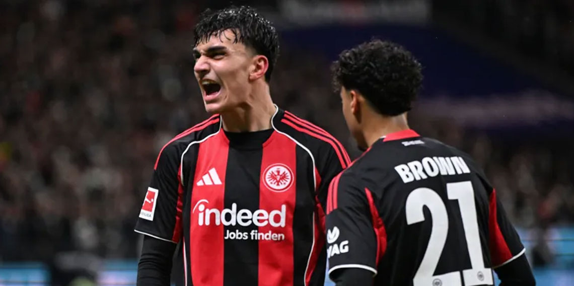 Dortmund'u ellerinden kaçırdılar! 6 gollü maça milli yıldız damga vurdu