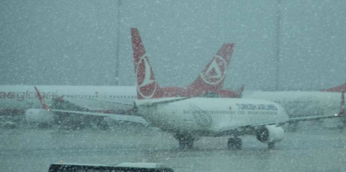 Uçuşlara kar engeli... THY ve AJet'ten sefer iptalleri