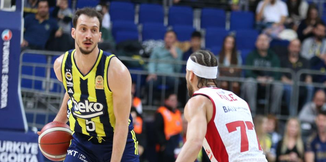 Fenerbahçe farklı kazandı